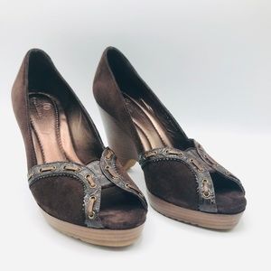 COLE HAAN OPEN TOE PLATFORM WEDGE BROWN SUEDE 8B